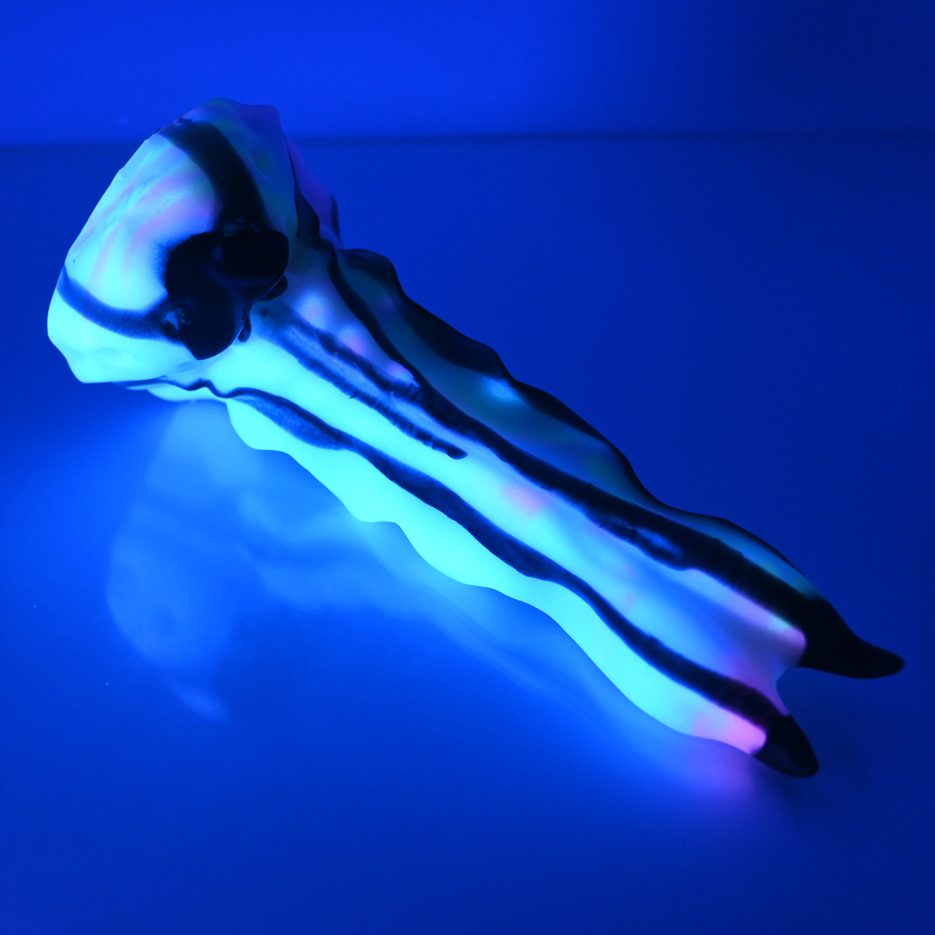S2MBR59 Snark's Maw Small 0050 UV GITD - Image 3