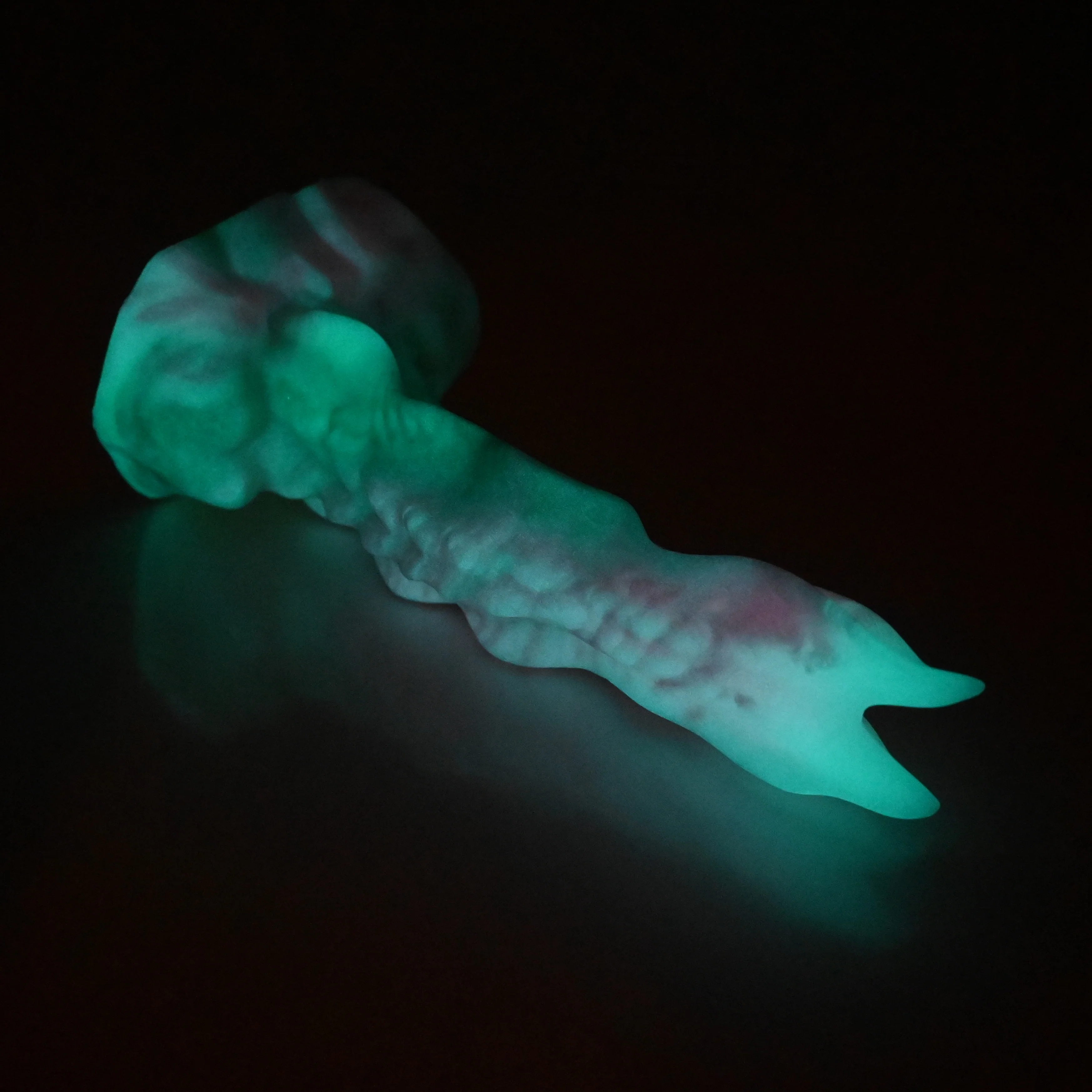 V2MBS81 Snark's Maw Small 0050 UV GITD - Image 4