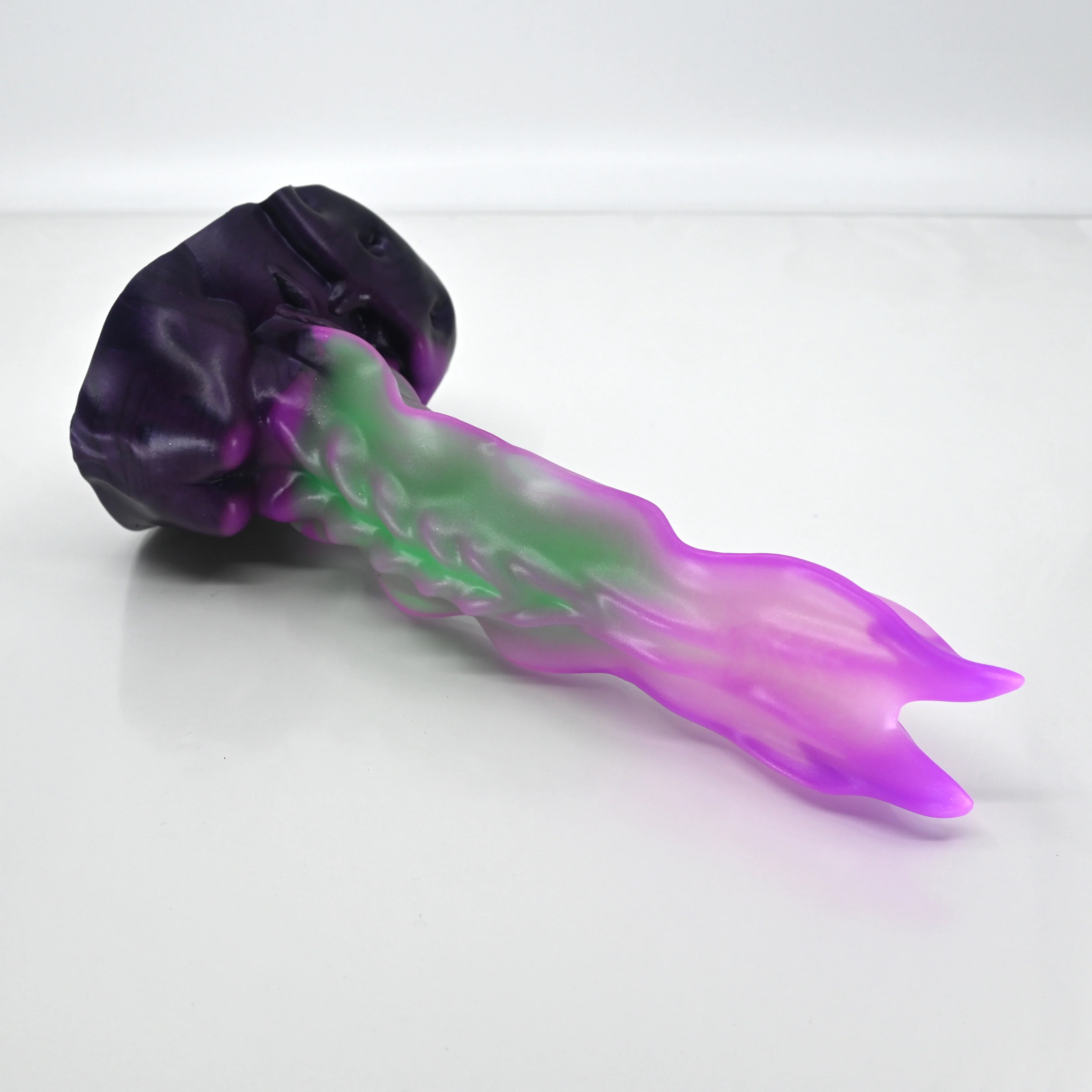 V2SBS79 Snark's Maw Small 0030 UV GITD - Image 2