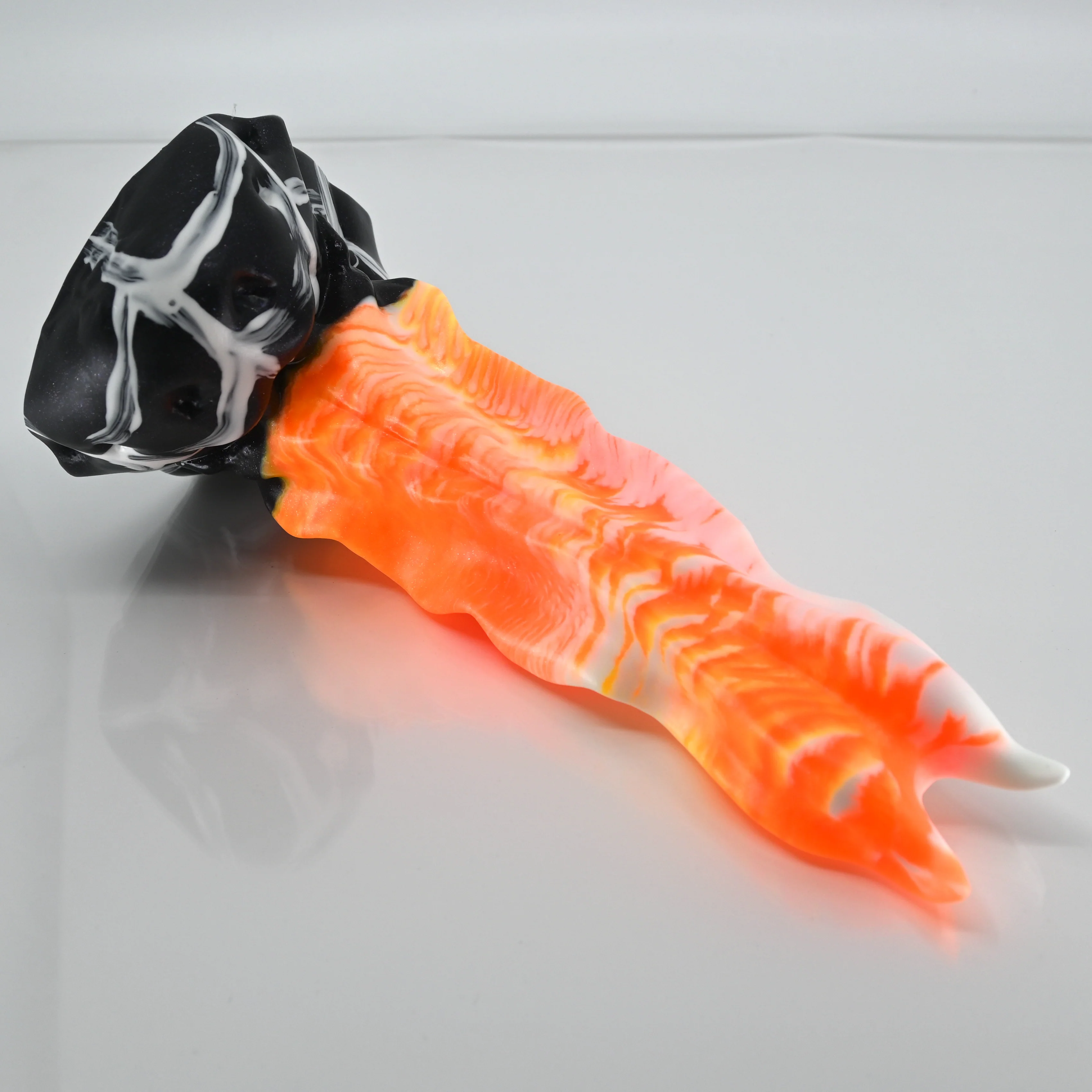V2SBT93 Snark's Maw Small 0030 UV GITD