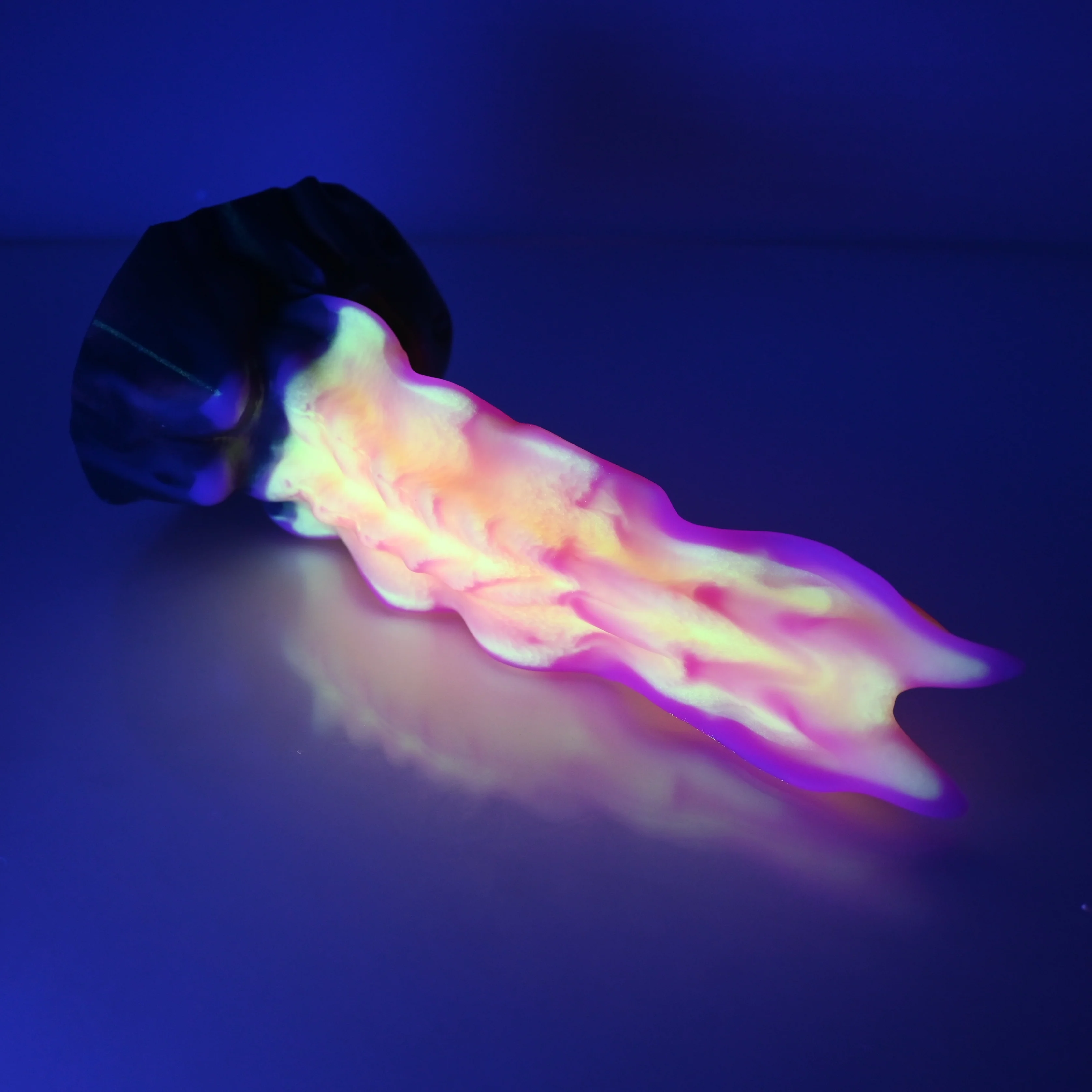 V2MCB22 Snark's Maw Small 0050 UV GITD - Image 3