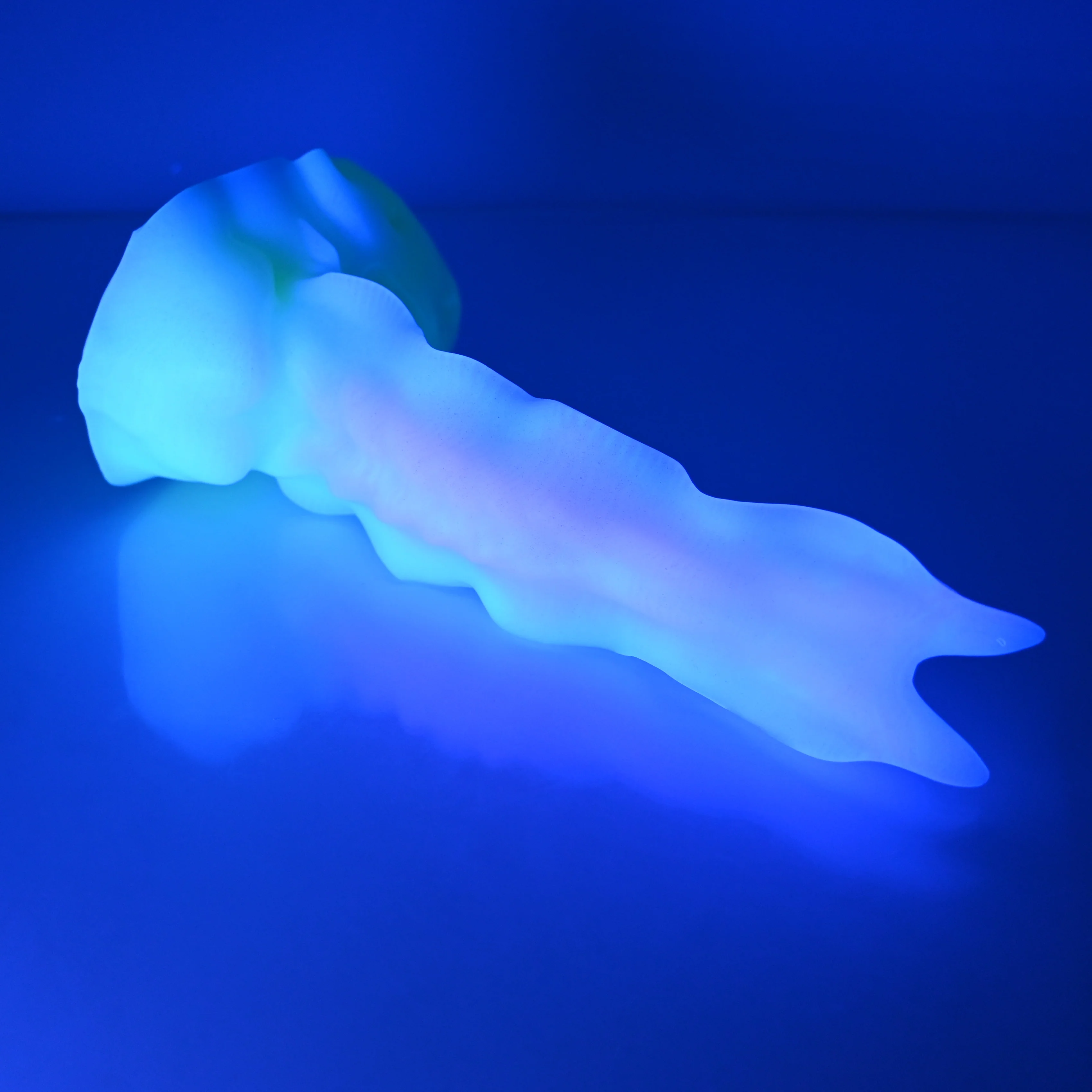 V2SCB25 Snark's Maw Small 0030 UV - Image 3