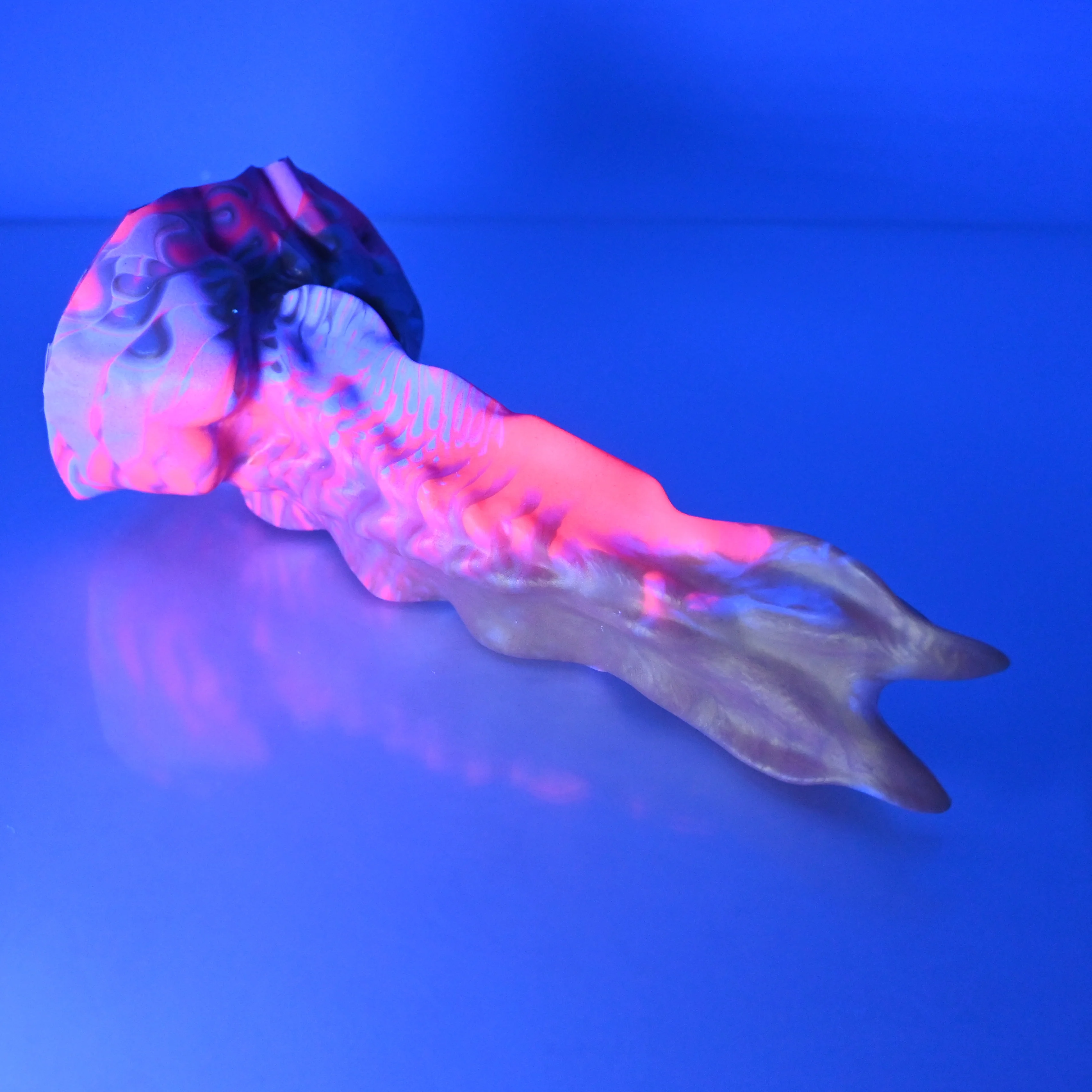 V2MCB30 Snark's Maw Small 0050 UV - Image 3