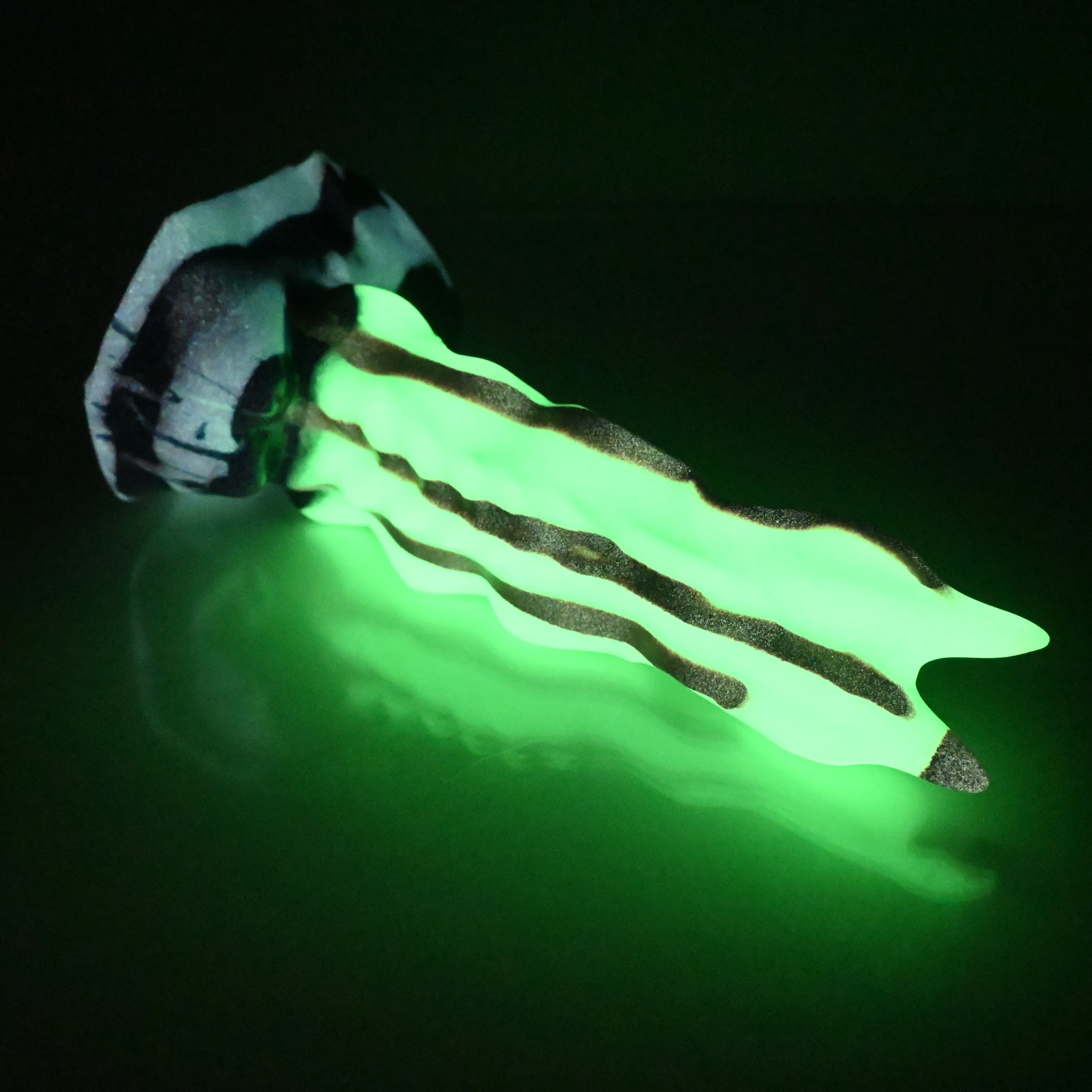 V2XCC92 Snark's Maw Small 0020 UV GITD - Image 4