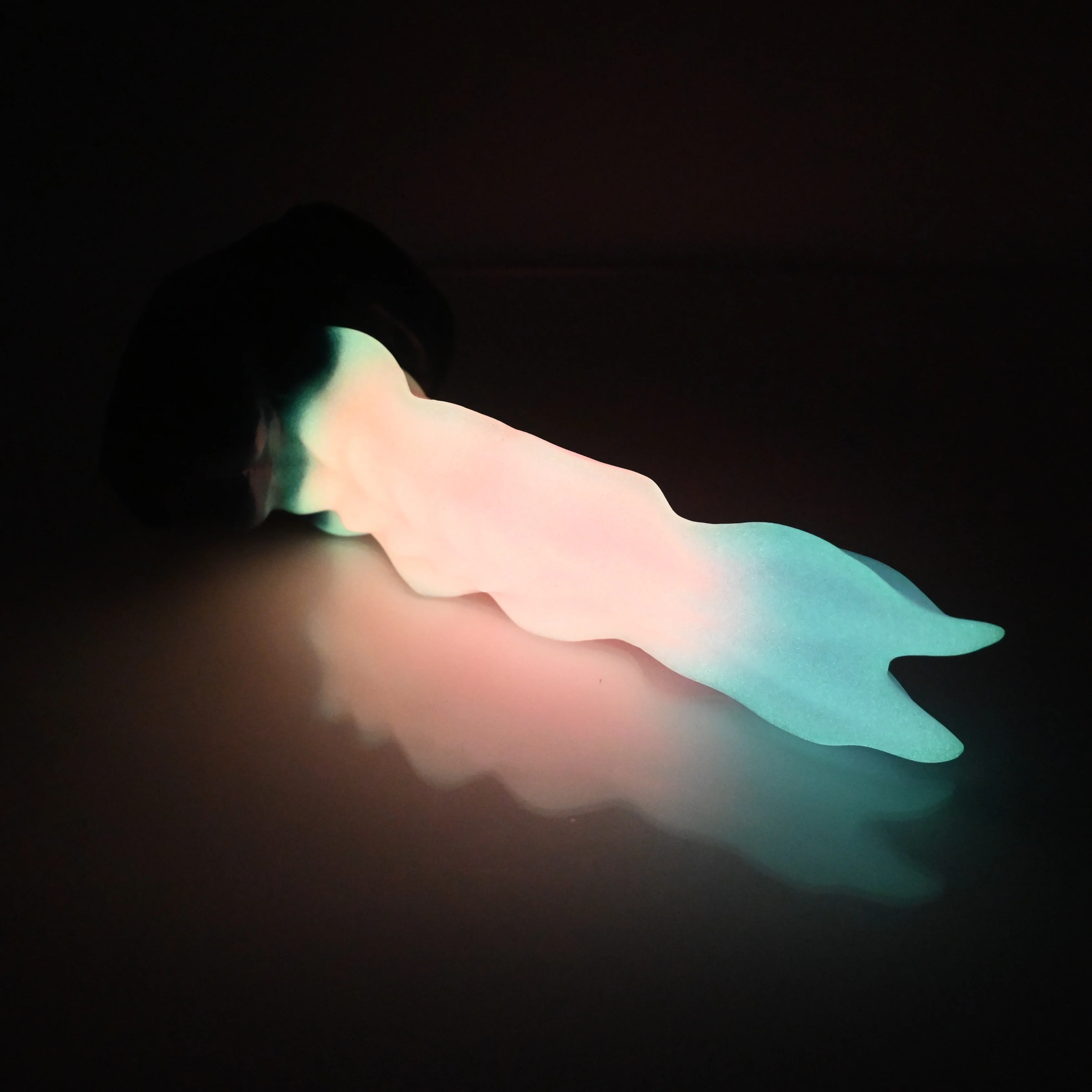 V2SCE43 Snark's Maw Small 0030 UV GITD - Image 4