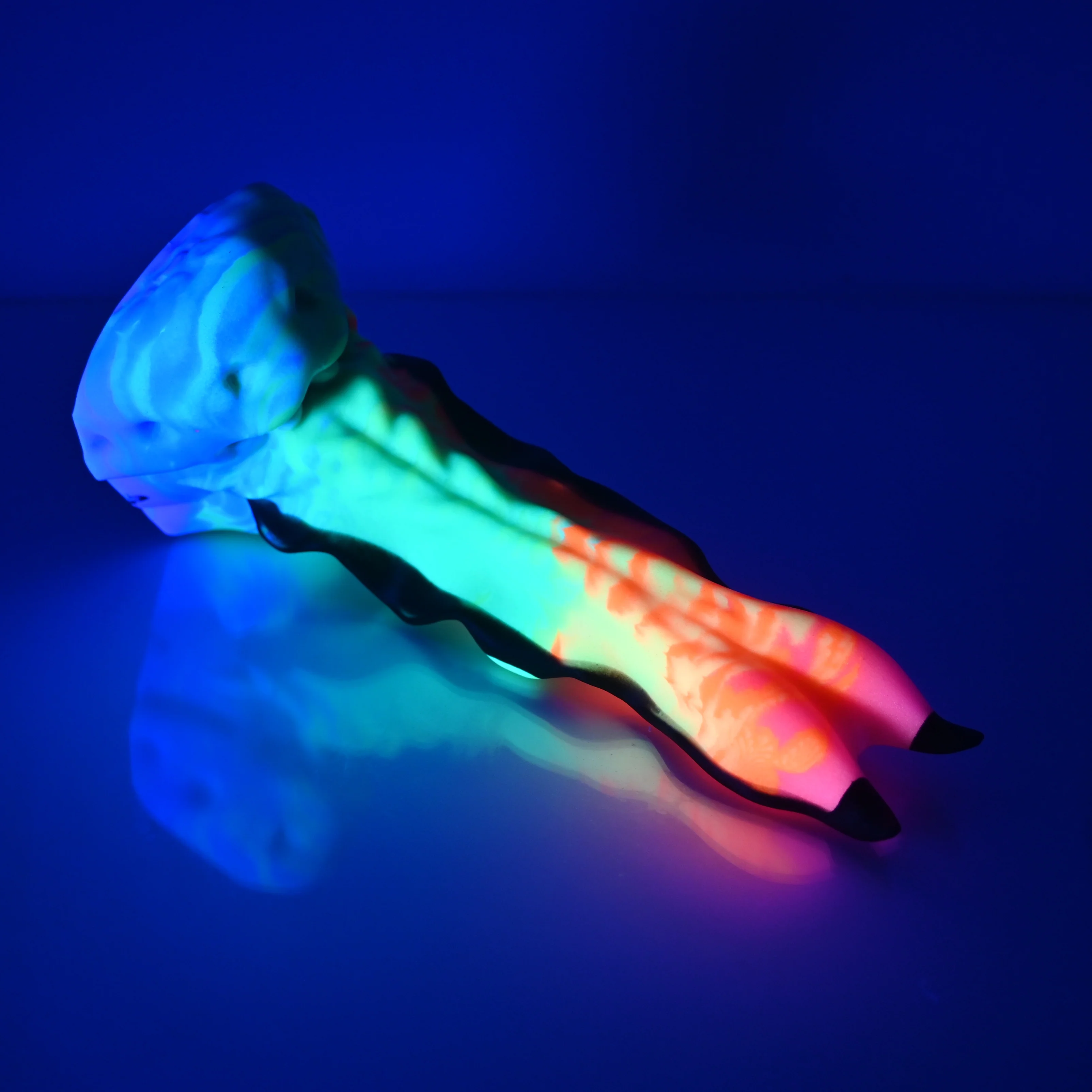 V2MCE44 Snark's Maw Small 0050 UV GITD - Image 3