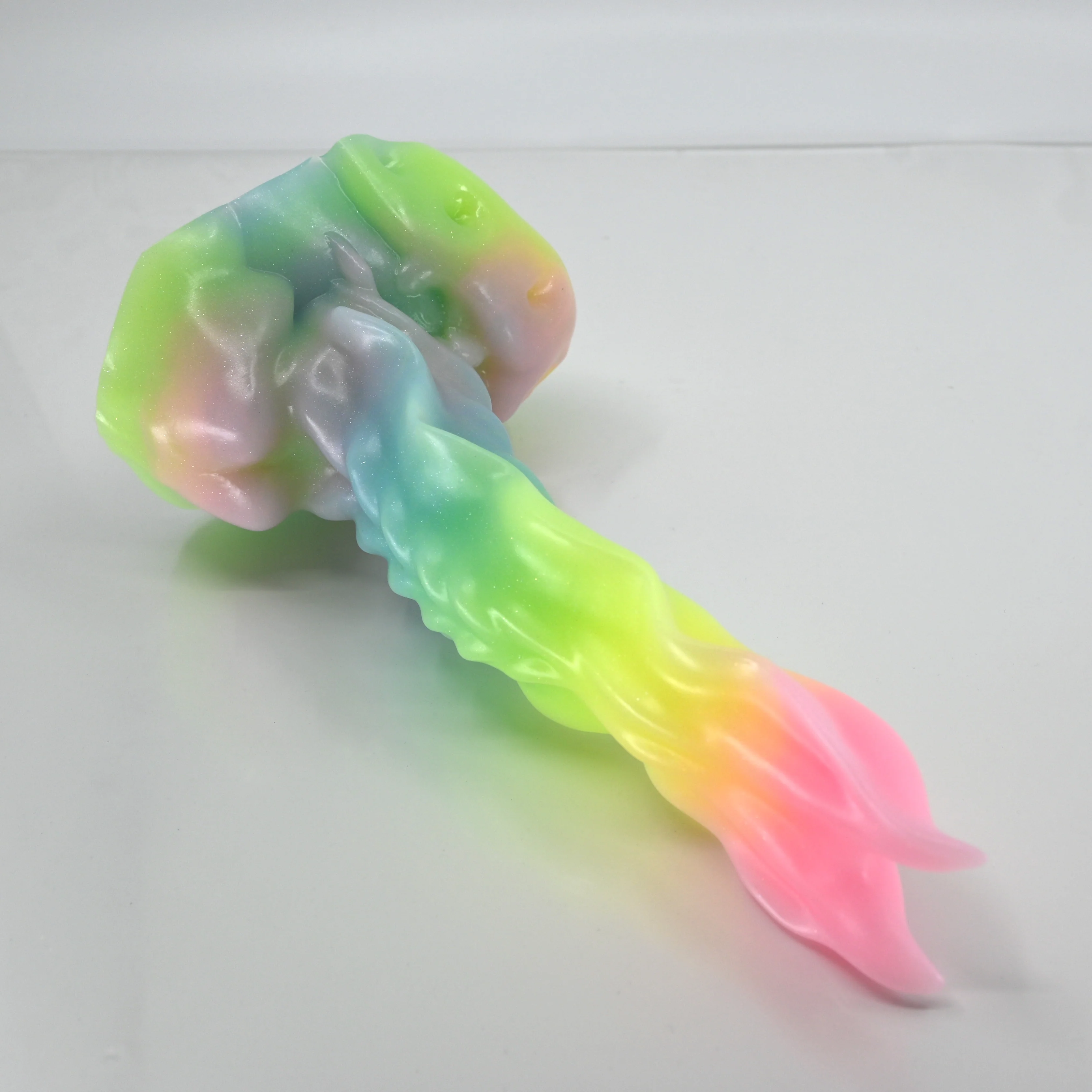 V2MBG12 Snark's Maw Small Medium UV GITD - Image 2