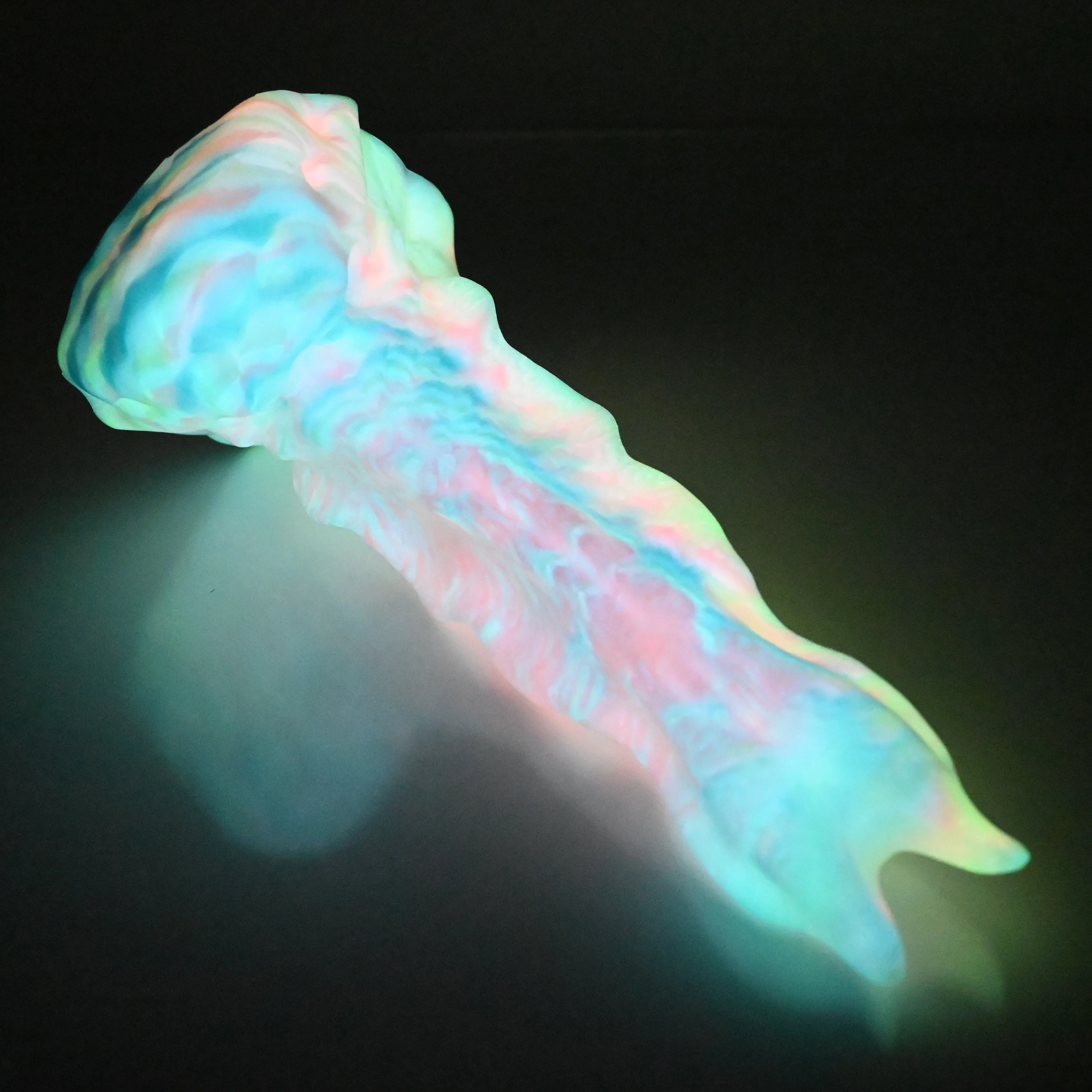 V2MBG19 Snark's Maw Small Medium UV GITD - Image 4