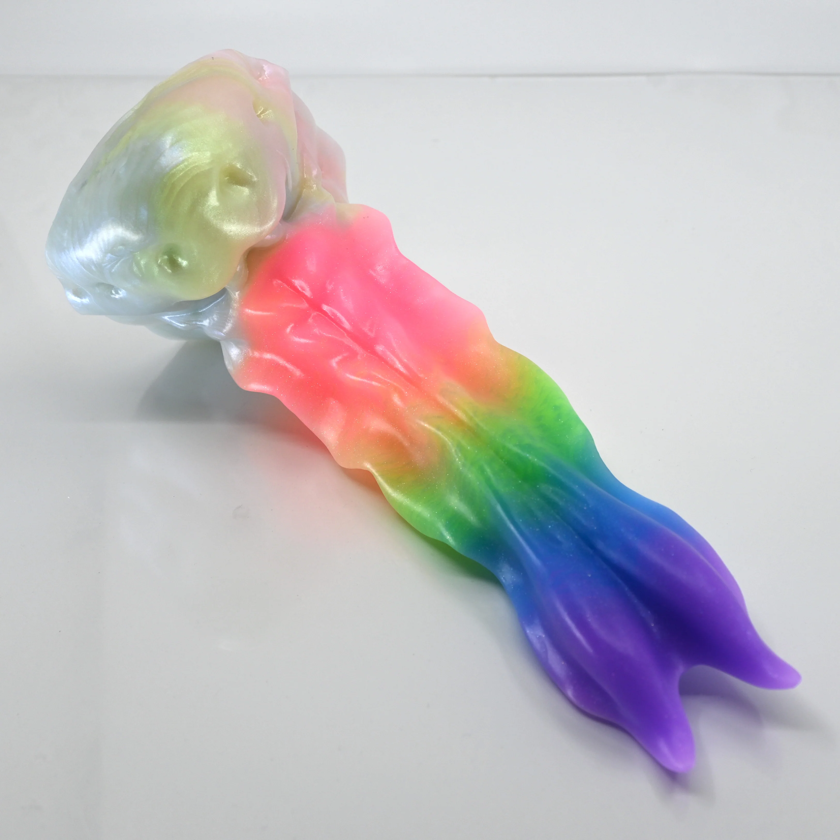 V2MBH30 Snark's Maw Small Medium UV GITD