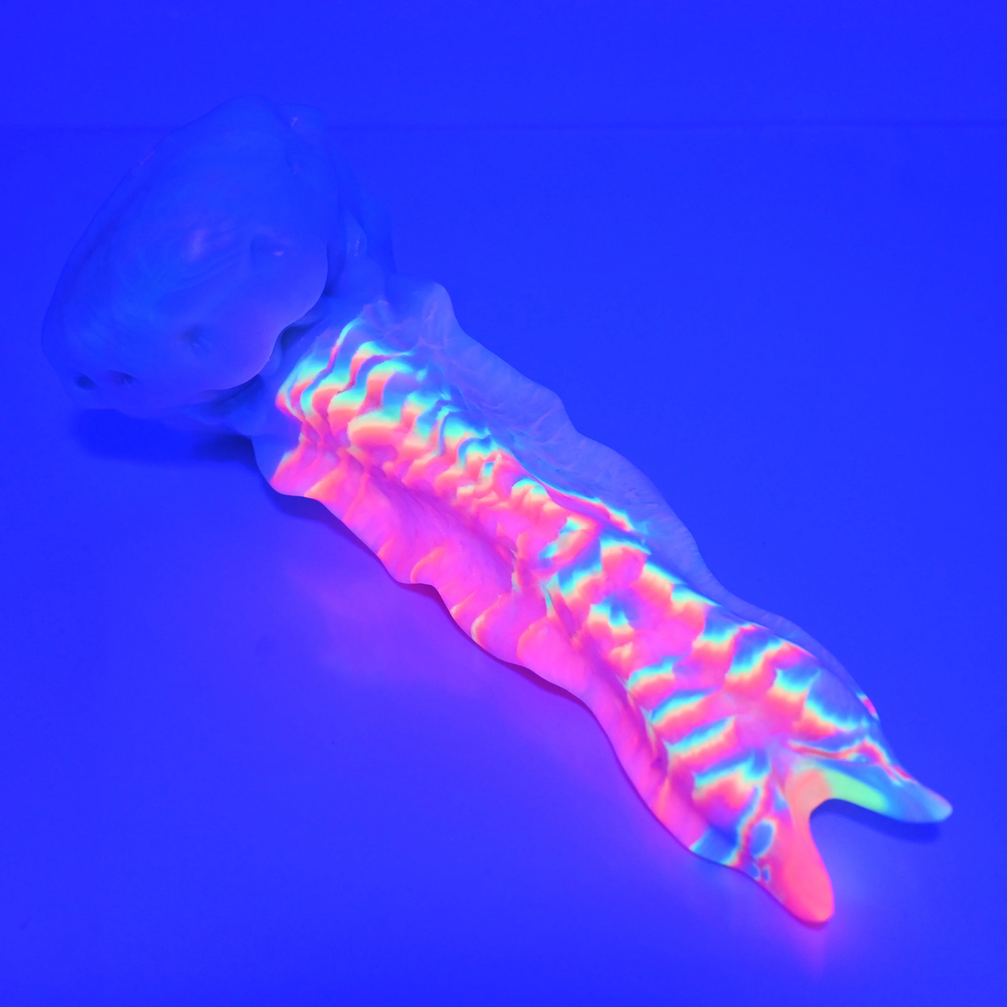 V2MBH37 Snark's Maw Small Medium UV GITD - Image 3