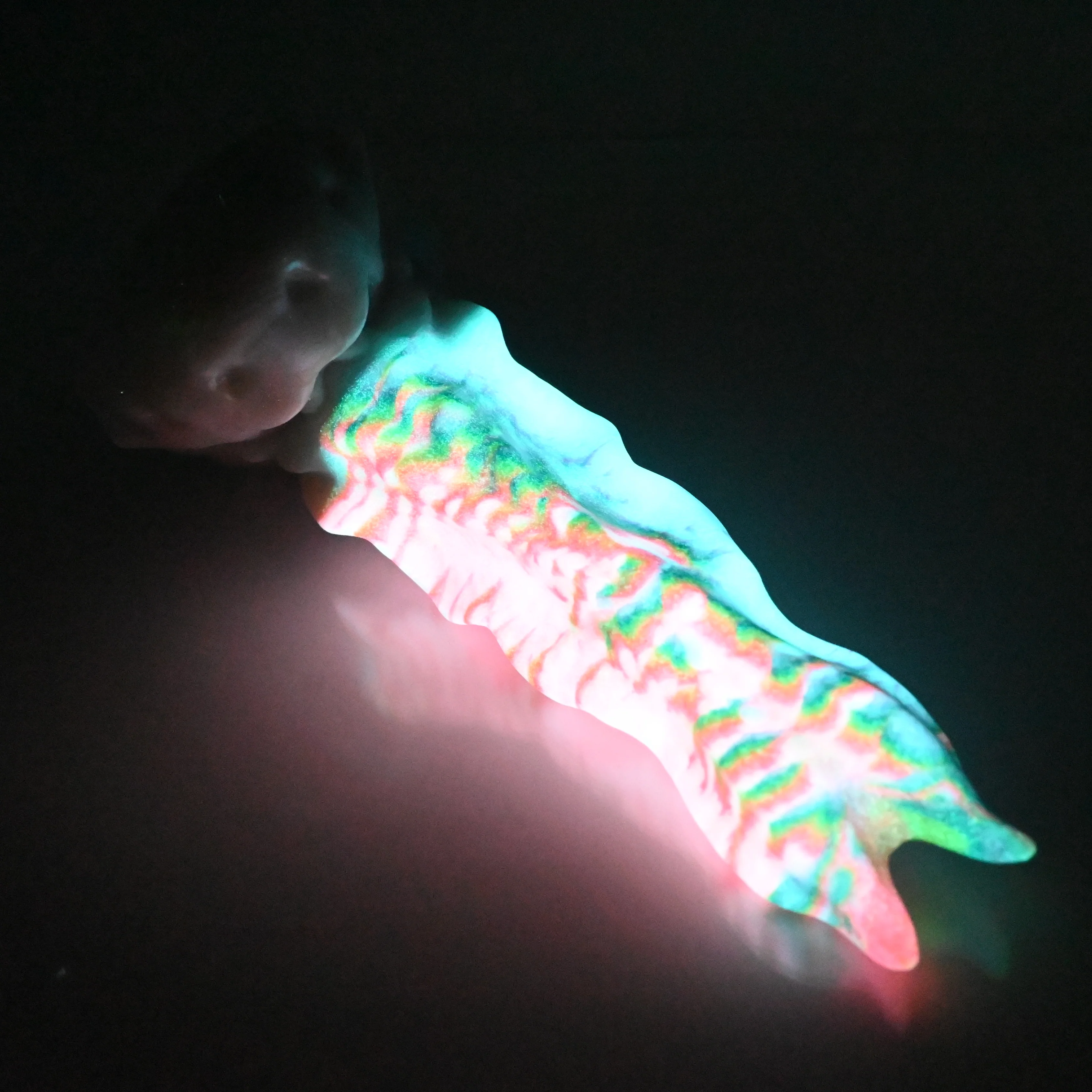 V2MBH37 Snark's Maw Small Medium UV GITD - Image 4
