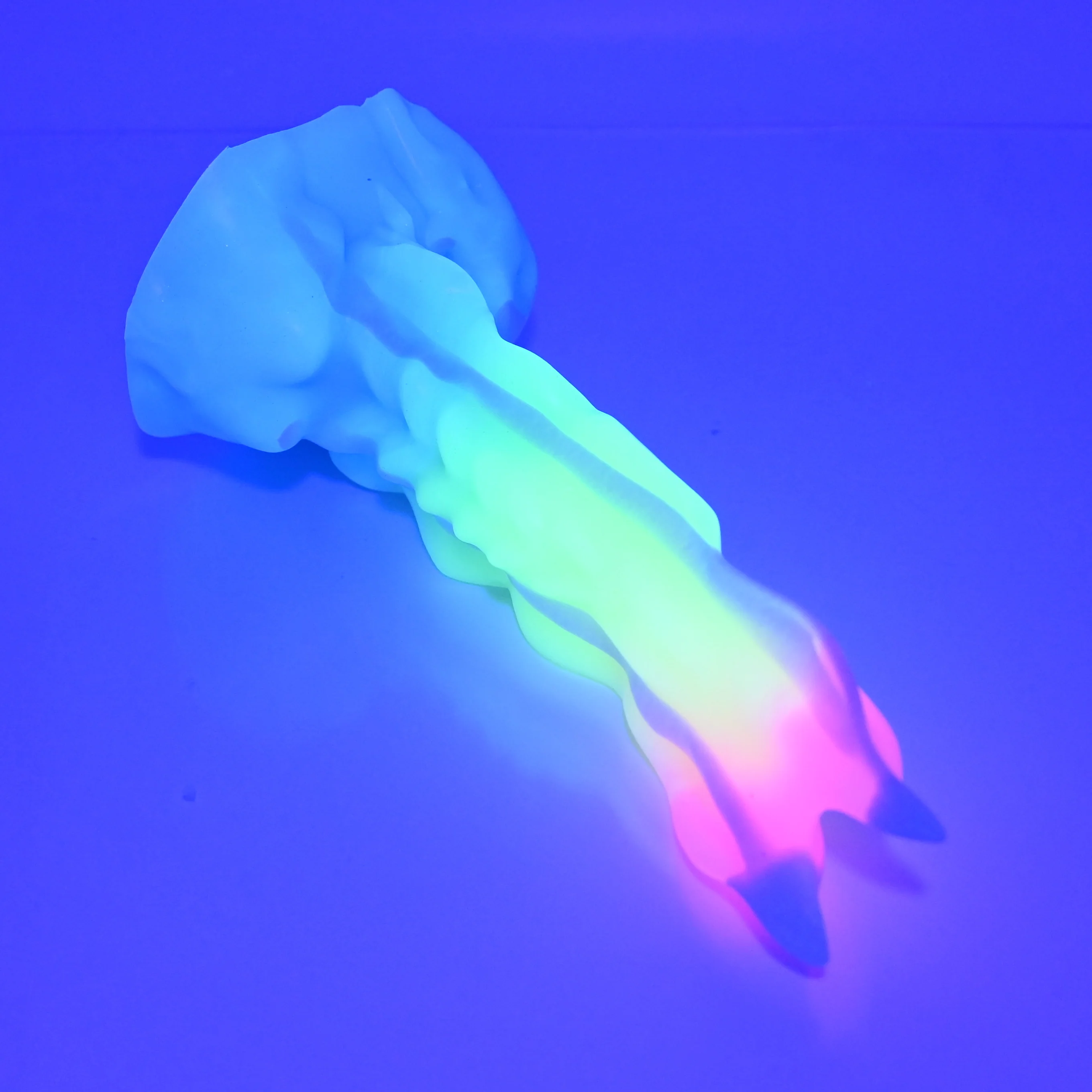 V2SBE17 Snark's Maw Small Soft UV GITD - Image 3