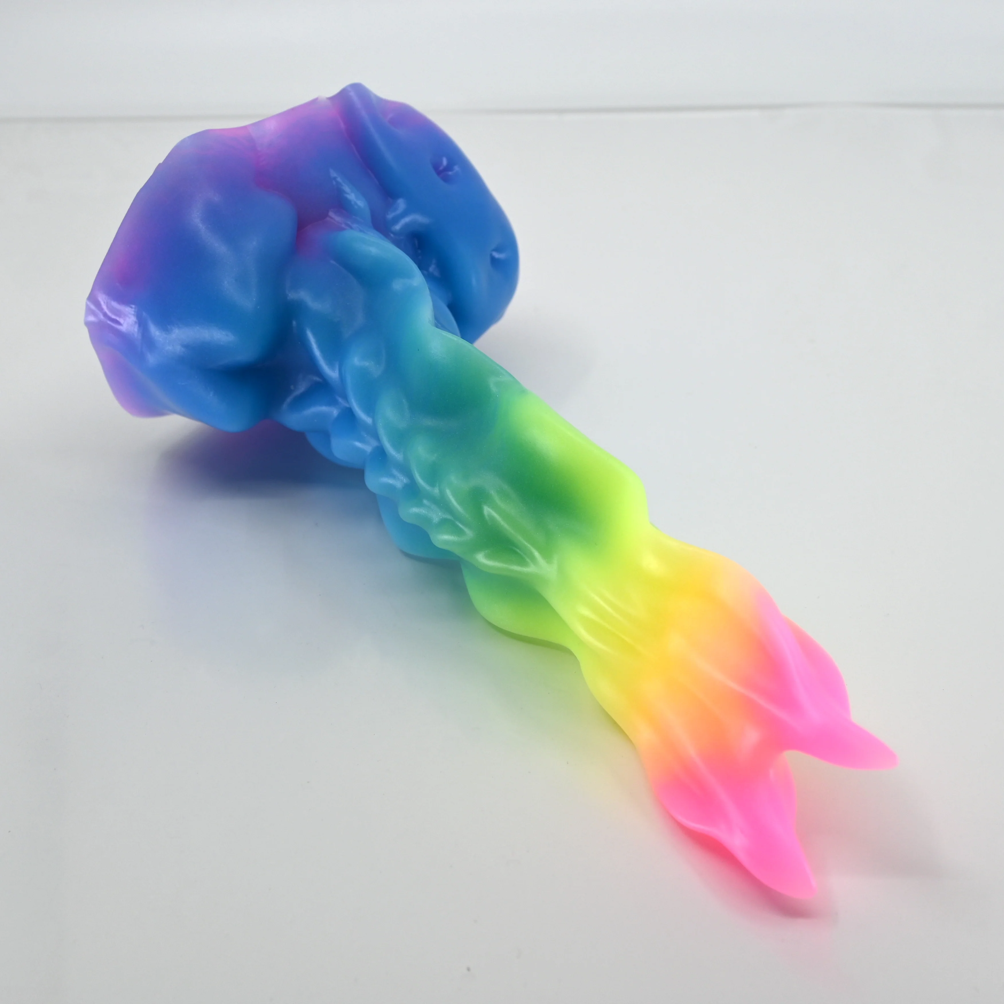 V2SBF10 Snark's Maw Small Soft UV GITD - Image 2