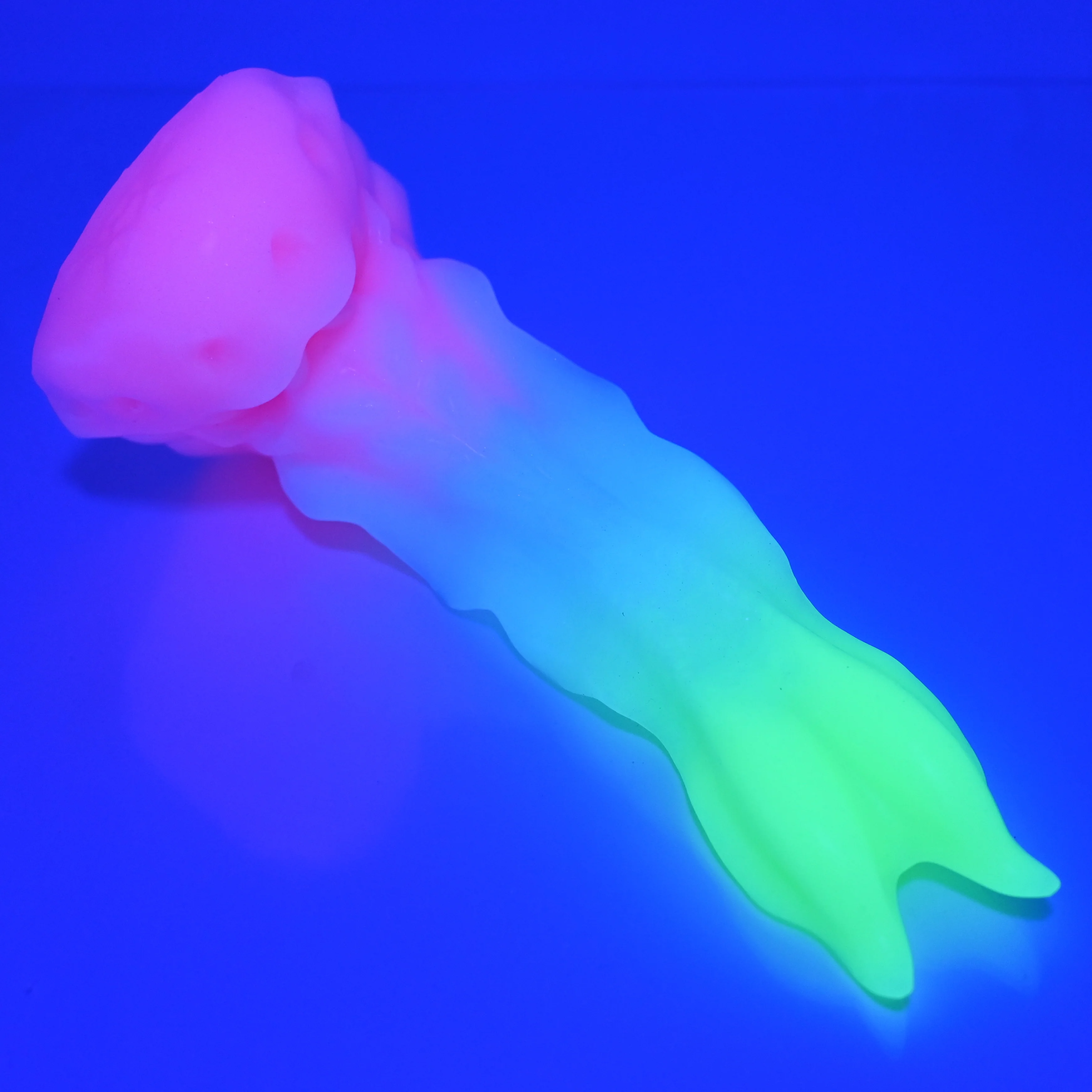 V2SBH41 Snark's Maw Small Soft UV GITD - Image 3