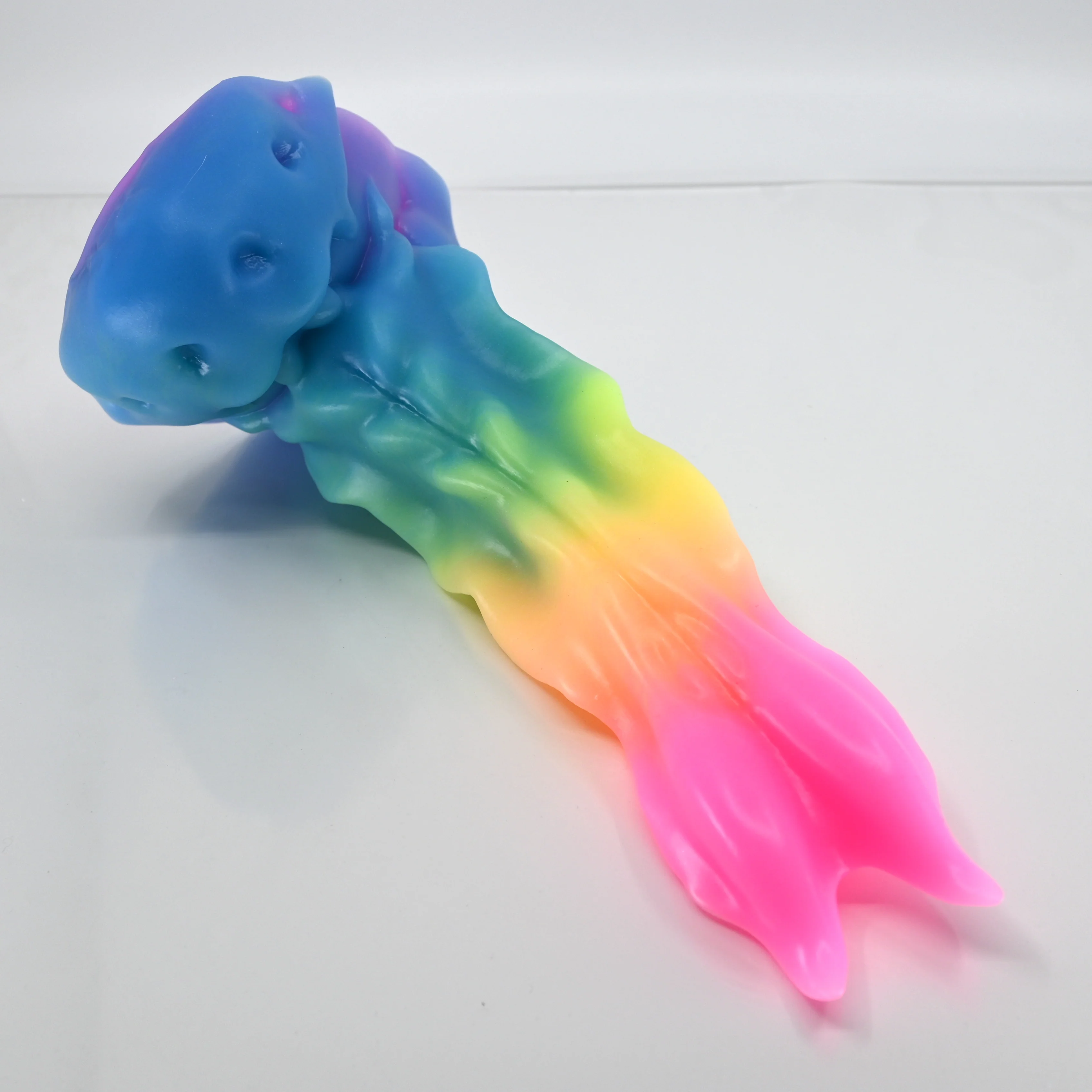 V3SBF29 Snark's Maw Medium Soft UV GITD