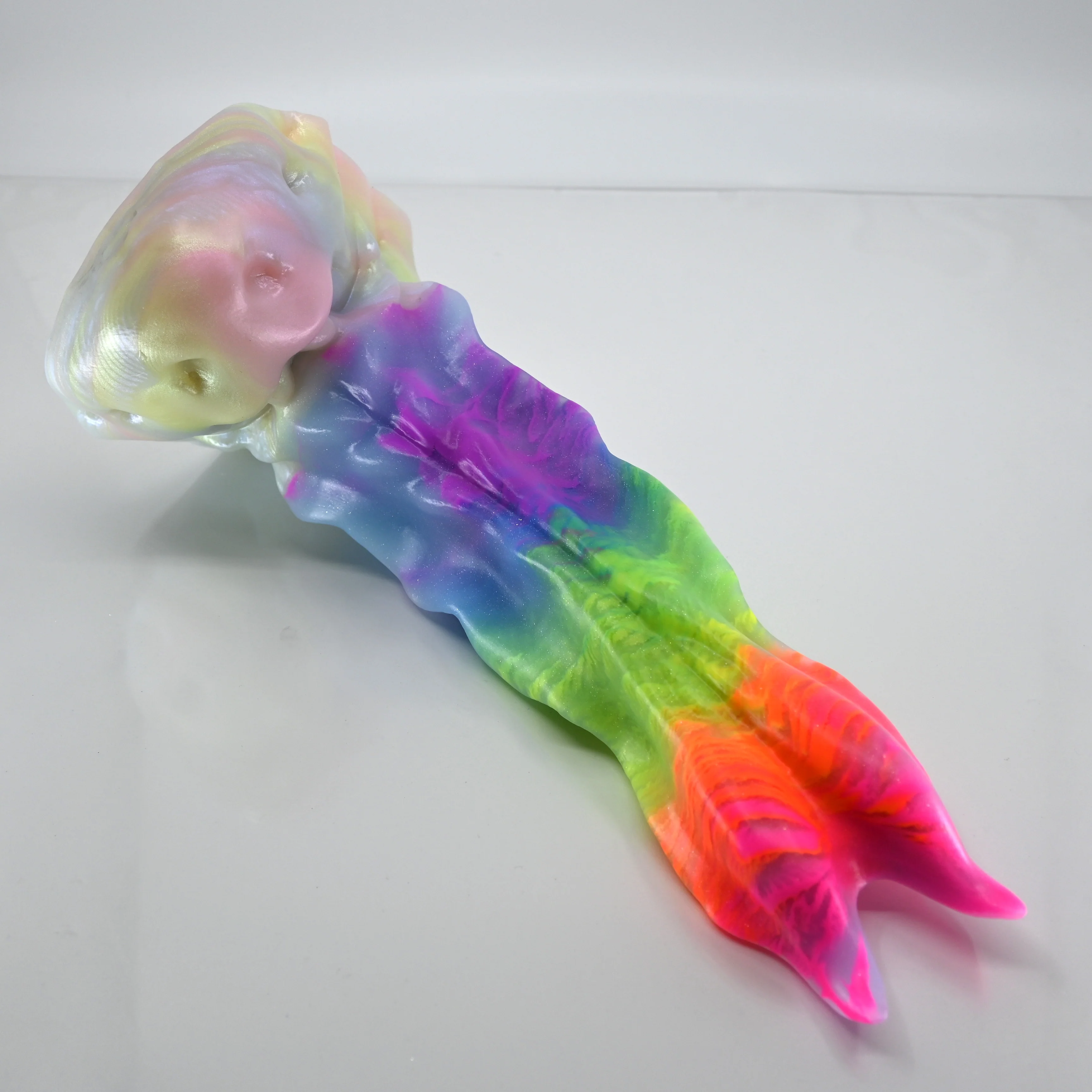 V3SBH47 Snark's Maw Medium Soft UV GITD