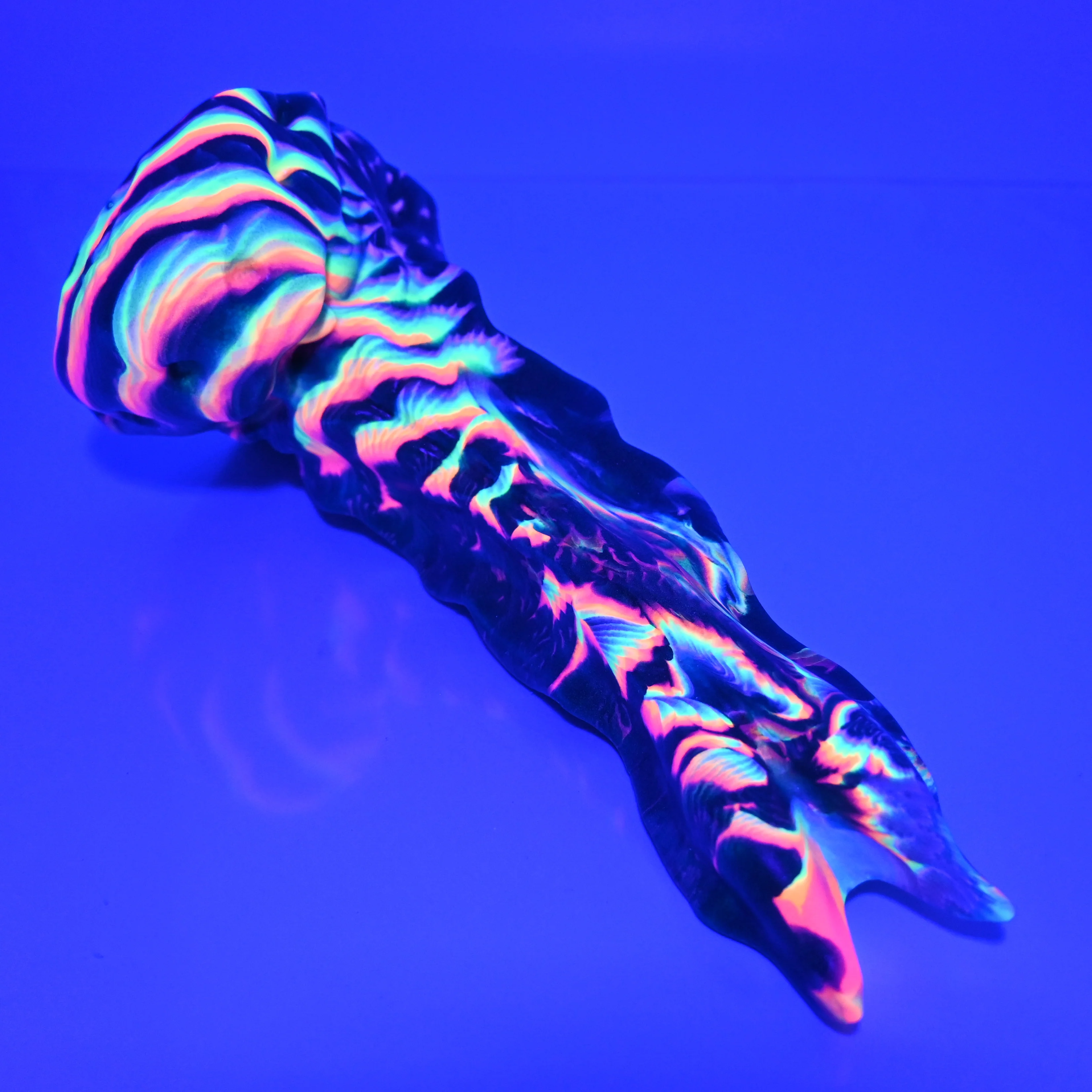 V3SBH54 Snark's Maw Medium Soft UV GITD - Image 3